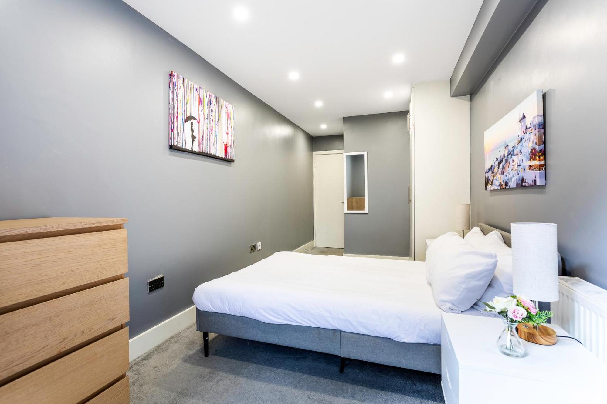 Spacious Clapham Junction *